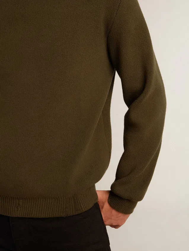 Ανδρικό πουλόβερ με στρογγυλό λαιμό από βαμβάκι σε στρατιωτικό πράσινο