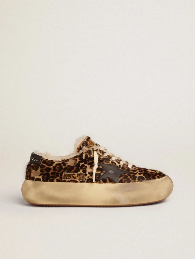 Γυναικεία παπούτσια Space-Star από δέρμα πόνυ με animal print και επένδυση από shearling