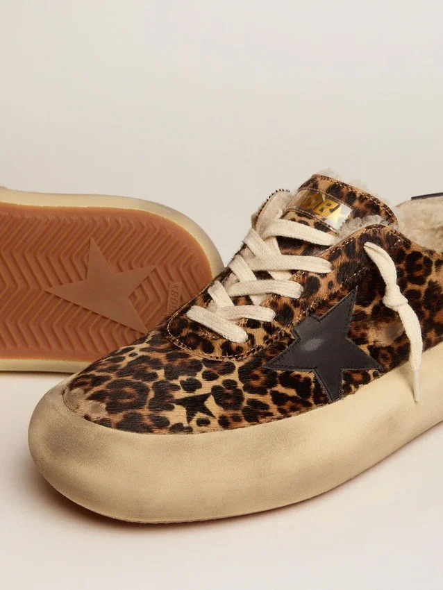Γυναικεία παπούτσια Space-Star από δέρμα πόνυ με animal print και επένδυση από shearling