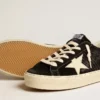 Γυναικεία Hi Star από μαύρο δέρμα με ασημί γυαλιστερή ετικέτα στη φτέρνα