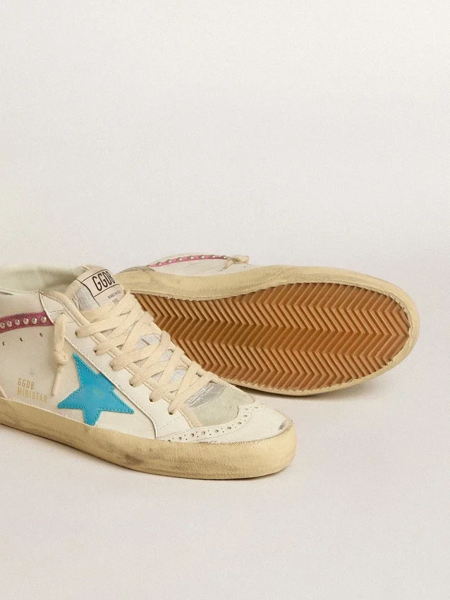 Γυναικεία Mid Star από δέρμα με γαλάζιο αστέρι και φούξια σουέτ λεπτομέρεια με πλατινένια καρφιά