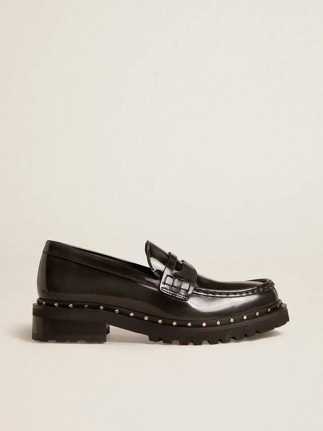 Γυναικεία μοκασίνια τύπου loafers με χοντρό τακούνι από μαύρο δέρμα με καρφιά
