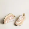 Γυναικεία Running Sole με πλέγμα και σουέτ, ροζ αστέρι και ασημί λουράκι στη φτέρνα
