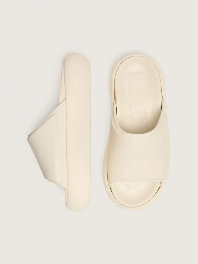 Γυναικεία slip-on Space-Star από λευκό δέρμα