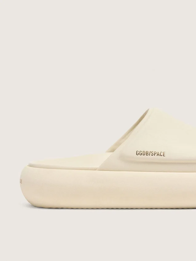 Γυναικεία slip-on Space-Star από λευκό δέρμα