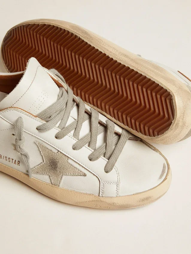 Γυναικεία Sneakers Super-Star με αστέρι από σουέτ και καφέ λουράκι στη φτέρνα