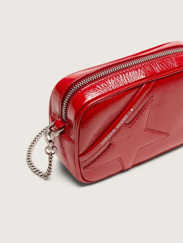 Γυναικεία Star Bag από κόκκινο βαμμένο δέρμα με αστέρι σε τόνους του ίδιου χρώματος