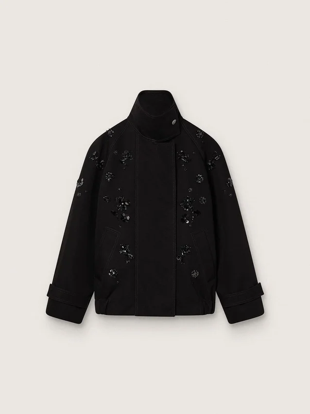 Γυναικείο μπουφάν oversized από μαύρο βαμβακερό twill με κεντημένο μοτίβο λουλουδιών από πούλιες