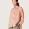 Γυναικείο oversized πουκάμισο από βαμβακερό βουάλ σε κοραλλί χρώμα με πλισέ λεπτομέρειες