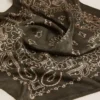 Κασκόλ σε χρώμα βρύου με μοτίβο paisley