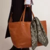 Κασκόλ σε χρώμα βρύου με μοτίβο paisley