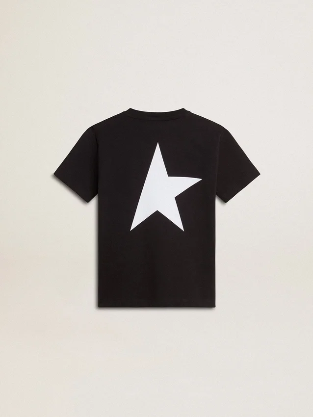 Μαύρο T-shirt με λευκό λογότυπο σε αντίθεση στο μπροστινό μέρος και μεγάλο αστέρι στο πίσω μέρος