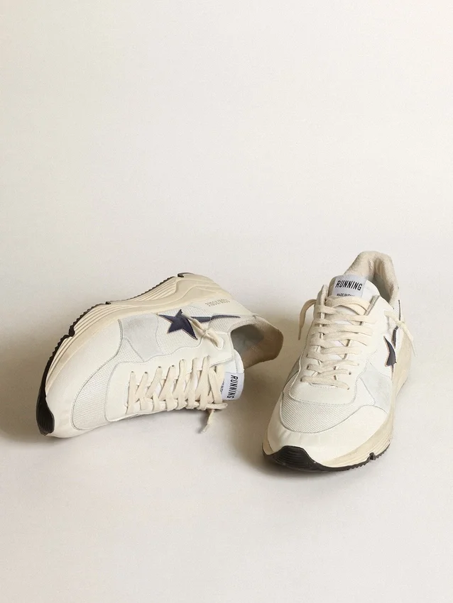 Running Sole από λευκό δέρμα και πλέγμα με μπλε αστέρι από πλαστικοποιημένο δέρμα