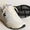 Running Sole από λευκό δέρμα και πλέγμα με μπλε αστέρι από πλαστικοποιημένο δέρμα