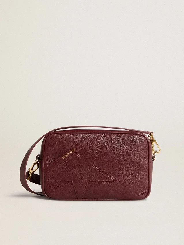 Star Bag από δέρμα σε χρώμα κόκκινου κρασιού με αστέρι σε τόνο-πάνω-τόνο