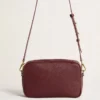 Star Bag από δέρμα σε χρώμα κόκκινου κρασιού με αστέρι σε τόνο-πάνω-τόνο