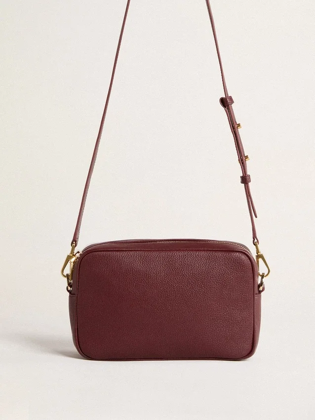 Star Bag από δέρμα σε χρώμα κόκκινου κρασιού με αστέρι σε τόνο-πάνω-τόνο