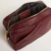 Star Bag από δέρμα σε χρώμα κόκκινου κρασιού με αστέρι σε τόνο-πάνω-τόνο