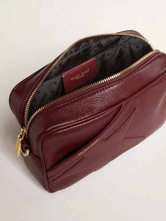 Star Bag από δέρμα σε χρώμα κόκκινου κρασιού με αστέρι σε τόνο-πάνω-τόνο