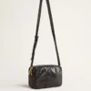 Star Bag από γυαλιστερό μαύρο δέρμα με αστέρι σε τόνους του ίδιου χρώματος