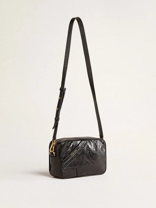 Star Bag από γυαλιστερό μαύρο δέρμα με αστέρι σε τόνους του ίδιου χρώματος