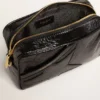 Star Bag από γυαλιστερό μαύρο δέρμα με αστέρι σε τόνους του ίδιου χρώματος