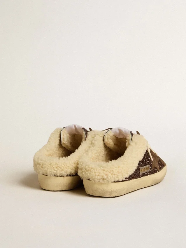 Super-Star Sabot με γκλίτερ, καφέ αστέρι και επένδυση από shearling