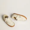 Super-Star σε λευκή νάπα με αστέρι από σουέτ και επένδυση από δέρμα προβάτου
