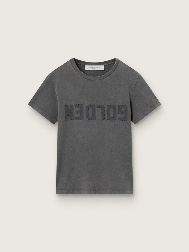 Τ-shirt με φθαρμένη εμφάνιση και στενή γραμμή σε ανθρακί χρώμα