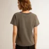 Τ-shirt με φθαρμένη εμφάνιση και στενή γραμμή σε ανθρακί χρώμα
