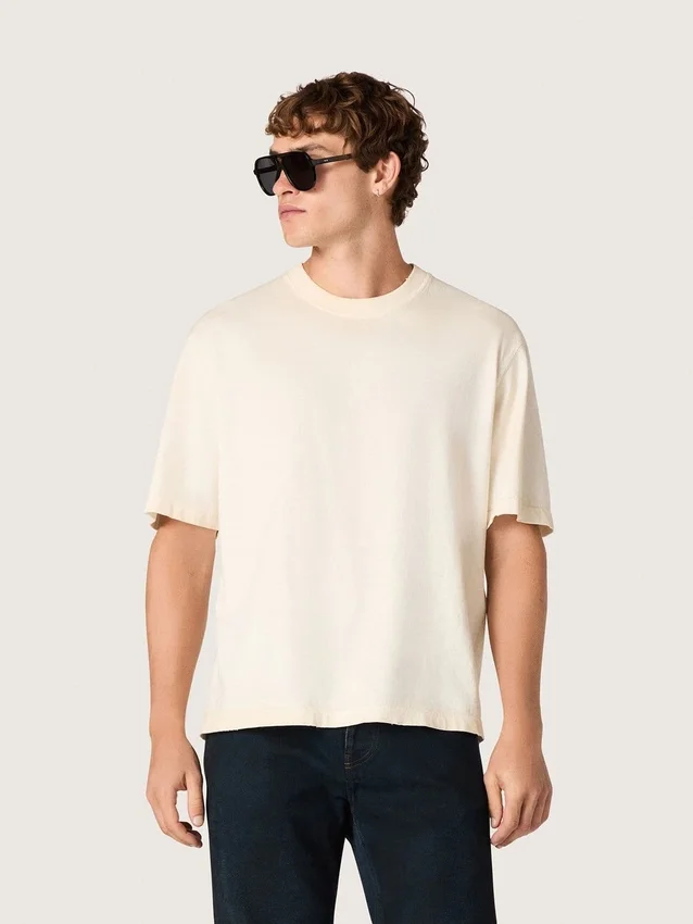 Unisex βαμβακερό T-shirt «Star» σε vintage λευκό χρώμα με μαύρη εκτύπωση στην πλάτη