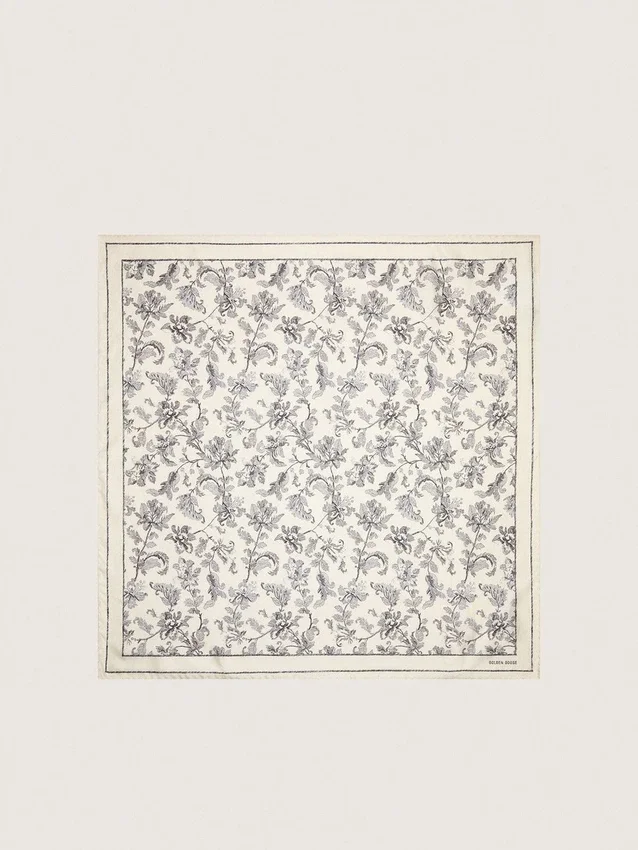 Vintage λευκό μεταξωτό μαντήλι με μαύρο floral μοτίβο