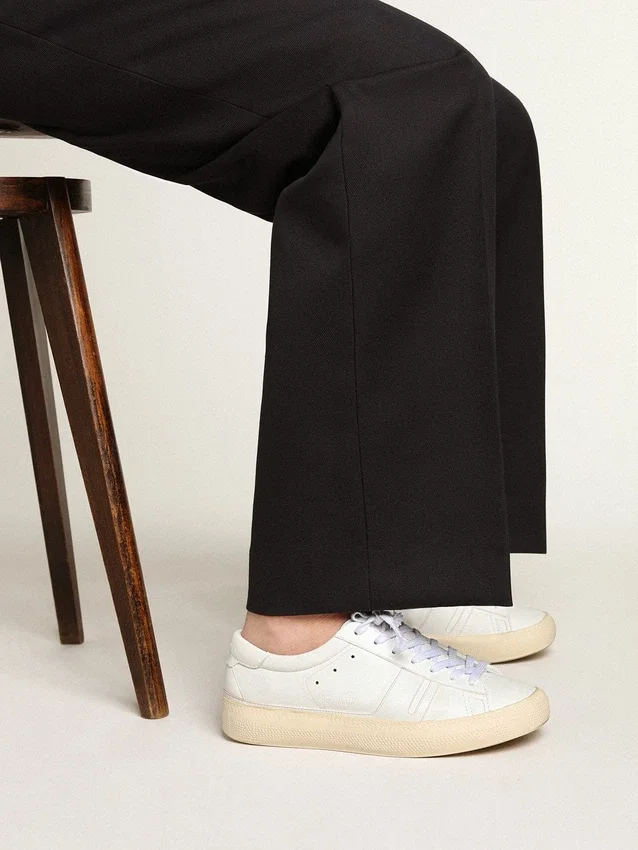 Yatay Model 1B: βιώσιμα πάνινα Sneakers με λευκό βιολογικής προέλευσης επάνω μέρος και λευκό Y