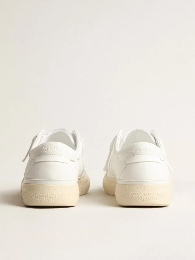 Yatay Model 1B: βιώσιμα πάνινα Sneakers με λευκό βιολογικής προέλευσης επάνω μέρος και λευκό Y